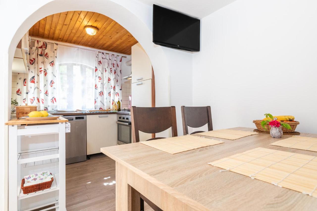 Apartmani Nadia Punat Exteriör bild
